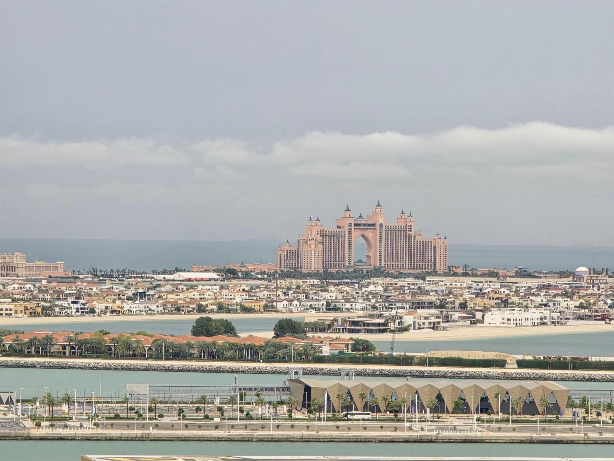 1 World Beach Property, Jbr, Award Winning Hostel, Coliving, Near Metro Dubai Luaran gambar
