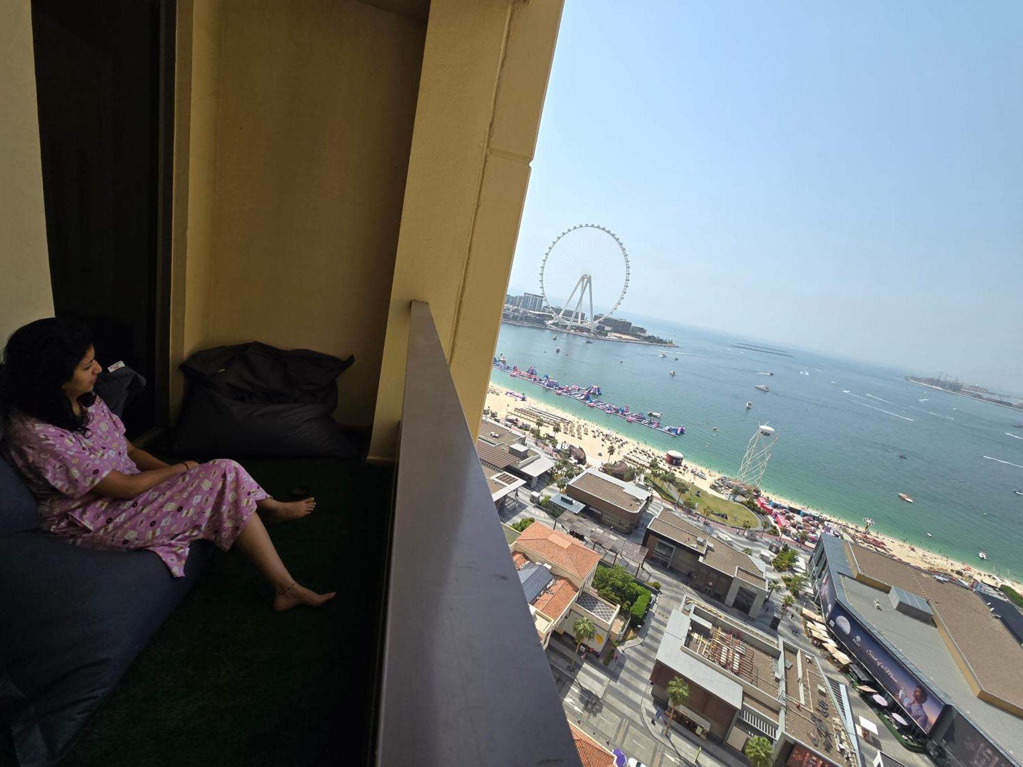 1 World Beach Property, Jbr, Award Winning Hostel, Coliving, Near Metro Dubai Luaran gambar